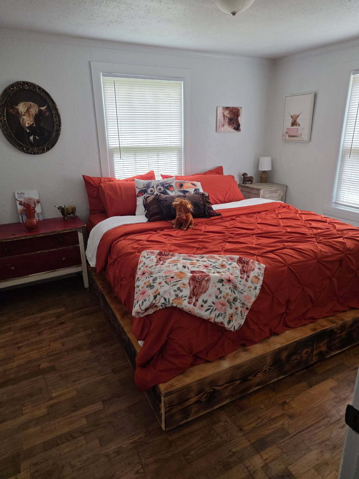 3 soverom, safe på rommet, strykejern/-brett og wi-fi (mot et tillegg)