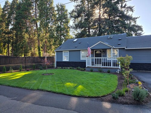 4-bedroom house in the fabulous McKenzie River, Springfield area