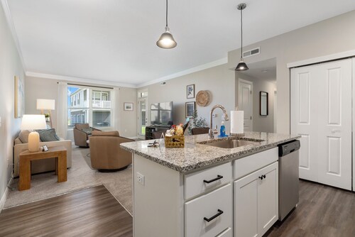 The Powell Designer | Private 1-Car Garage!