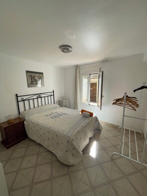 4 habitaciones, wifi gratis y ropa de cama 