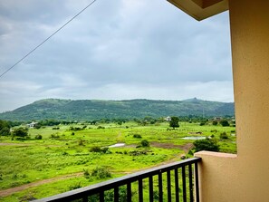 Deluxe Single Room, Balcony, Mountain View | Pemandangan balkoni