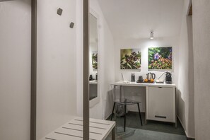Double Room, Private Bathroom | Iron/ironing board, free WiFi