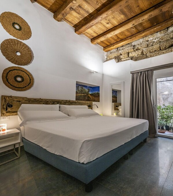 Double Room, Private Bathroom | Iron/ironing board, free WiFi - Ballarooms Experience (Palermo)