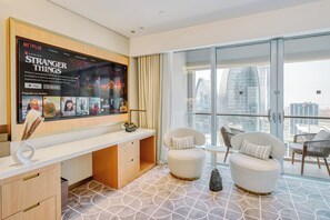 Luxury Studio, Balcony | Living area