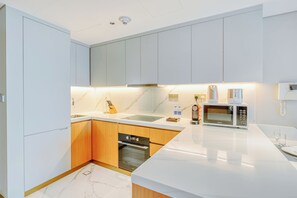 Luxury Studio, Balcony | Private kitchen