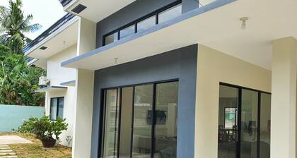 Enjoyable 4-bedroom house with AC in Panglao