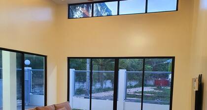 Enjoyable 4-bedroom house with AC in Panglao