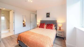 2 dormitorios, tabla de planchar con plancha, wifi y ropa de cama