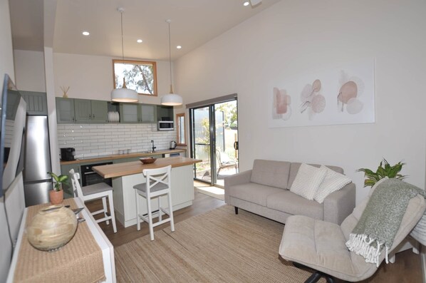 TV - SUNNY VALE Discover Mc Laren Vale wine region (McLaren Vale)