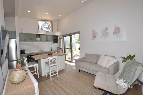 SUNNY VALE Discover Mc Laren Vale wine region