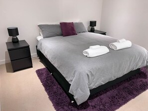 4 bedrooms, bed sheets