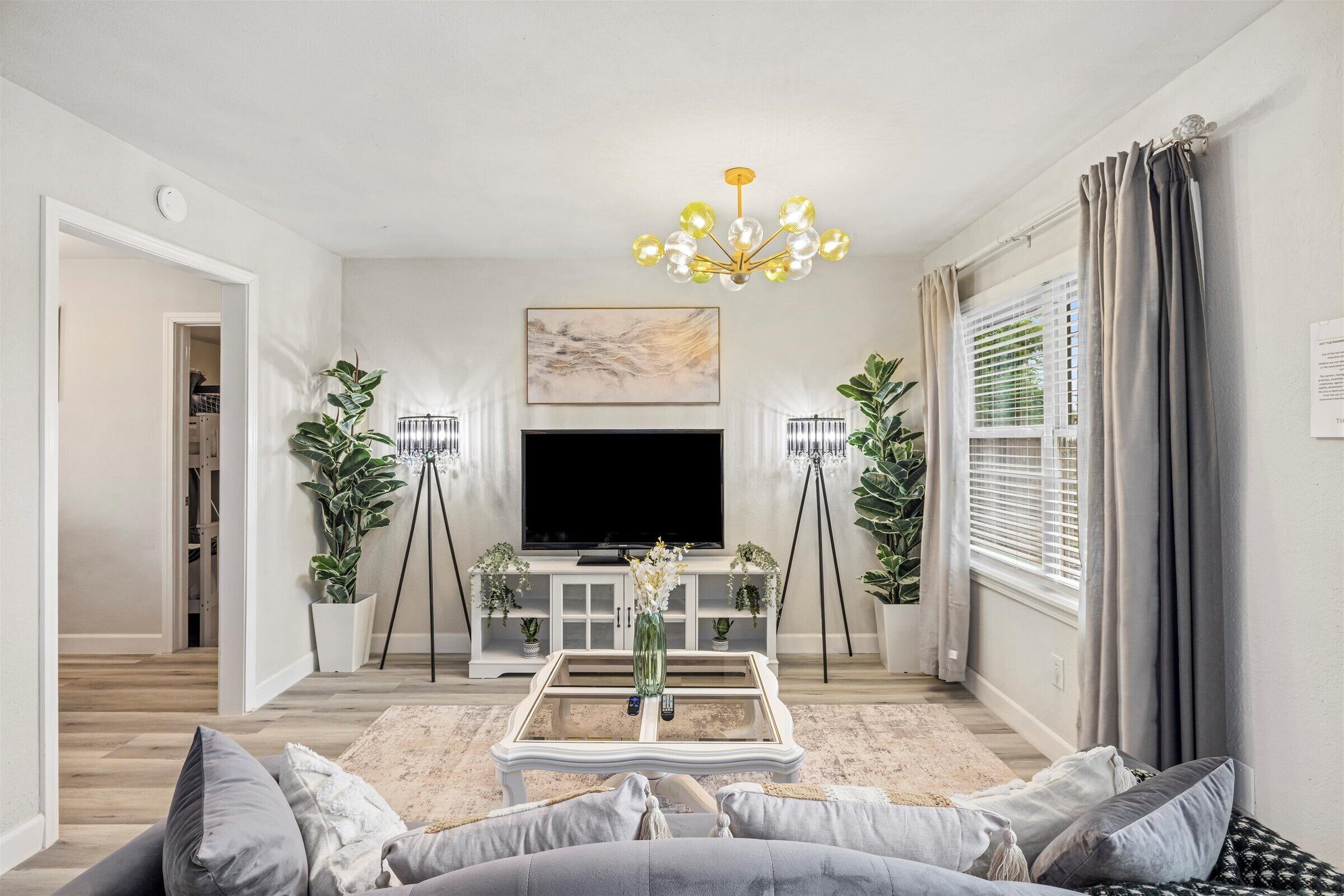 Smart TV, futbolito, tenis de mesa y oficina 