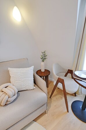 Living area - Modern Studio - 2P - AC - Madeleine/saint-lazare (Paris)