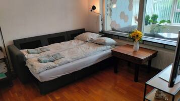 4 bedrooms, WiFi, bed sheets