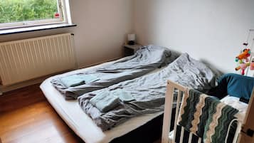 4 bedrooms, WiFi, bed sheets