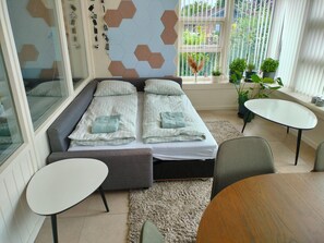 4 bedrooms, WiFi, bed sheets