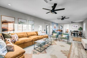 Smart-TV, Tischtennisplatte