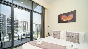 舒適開放式客房, 露台, 城市景 | 房內夾萬、遮光窗簾/窗簾、隔音、熨斗/熨衫板