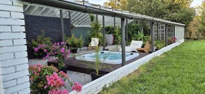 Bain à remous extérieur
