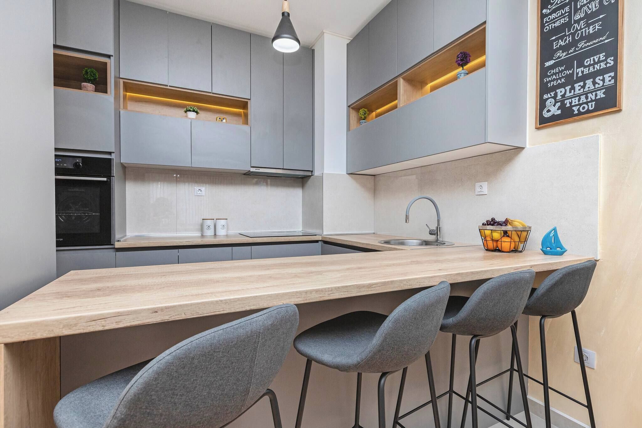 Oven, dishwasher, coffee/tea maker, toaster