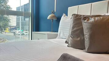 1 dormitorio, tabla de planchar con plancha, Internet y ropa de cama