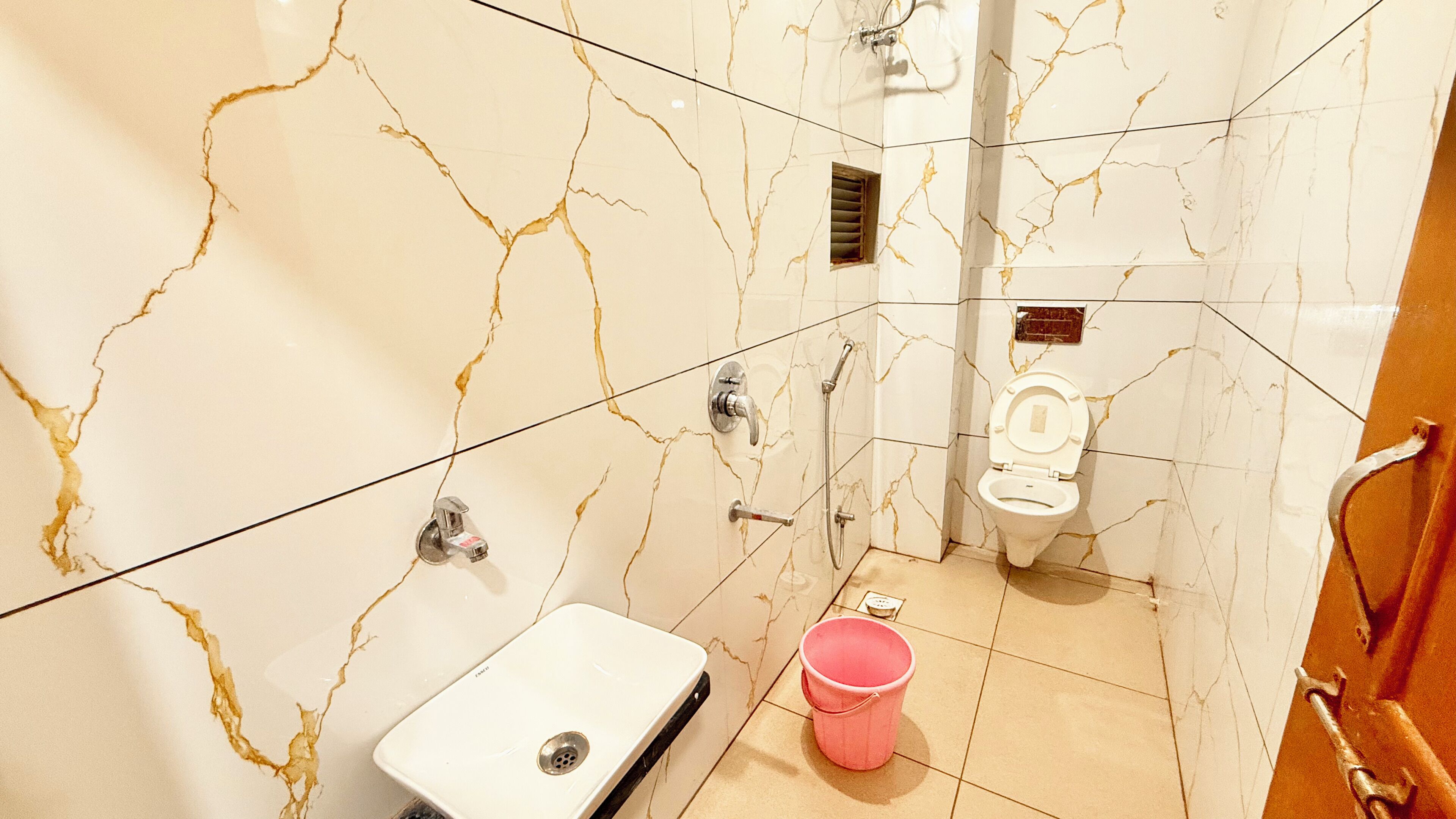 Superior Quadruple Room | Bathroom | Shower, rainfall showerhead, soap, toilet paper