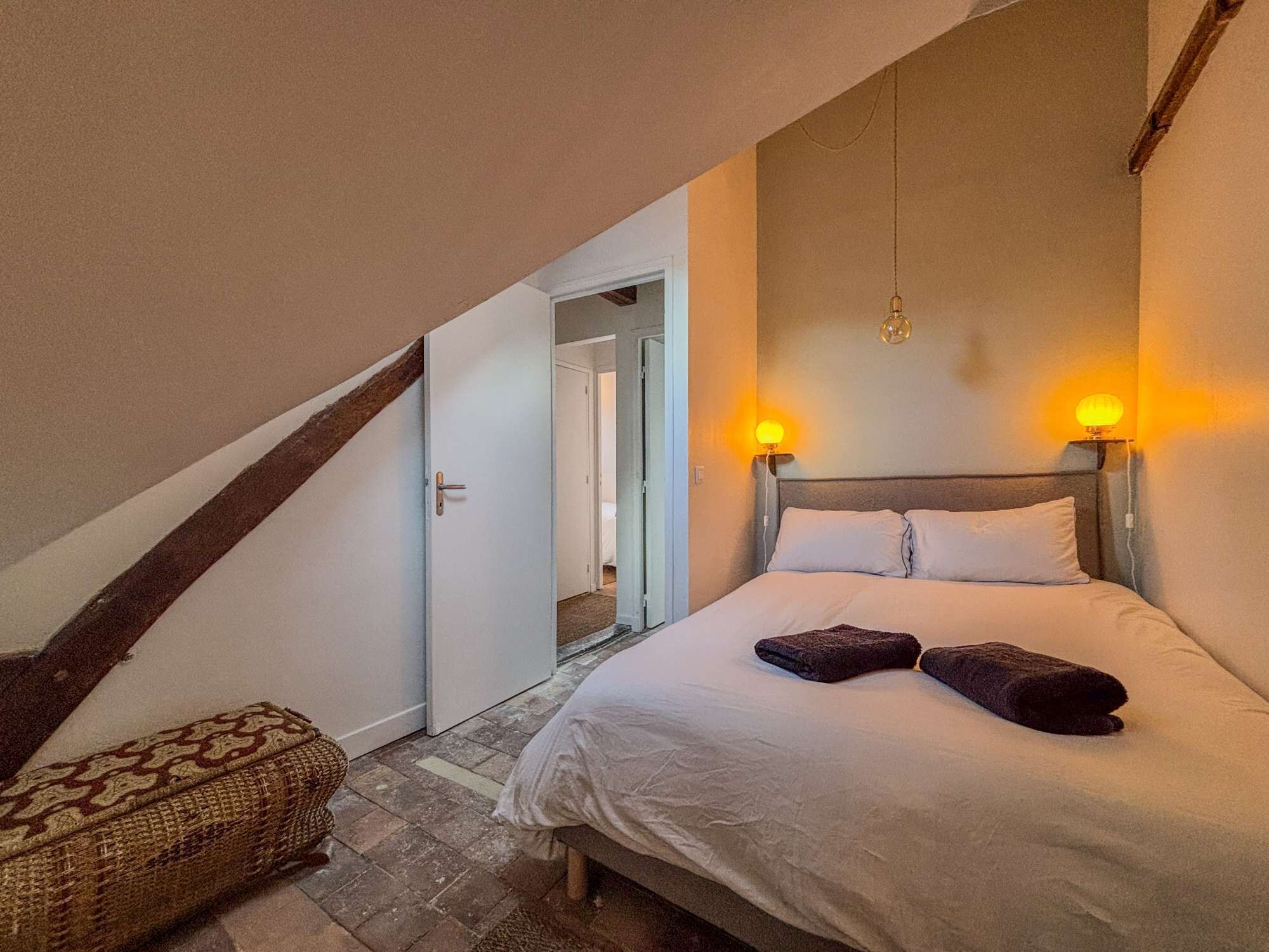 5 soverom, reiseseng for barn, wi-fi og sengetøy