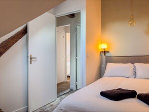 5 bedrooms, travel crib, WiFi, bed sheets - La petite maison de Saint Hilaire (Nogent-le-Rotrou)