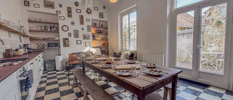 ثلاجة، ميكروويف، فرن، غسالة أطباق