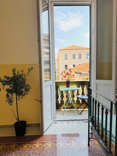 HERITAGE HOUSE in the heart of Pescara-Golden Sunset Apartment