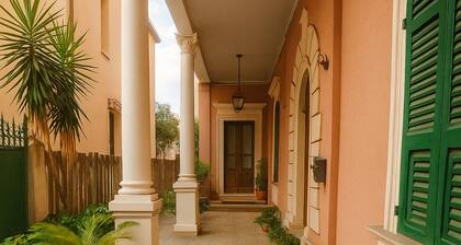 HERITAGE HOUSE in the heart of Pescara-Golden Sunset Apartment