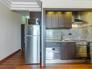 Fridge, microwave, oven, dishwasher