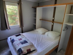 2 bedrooms, free WiFi - Cozy chalet with terrace in nature (Salles)