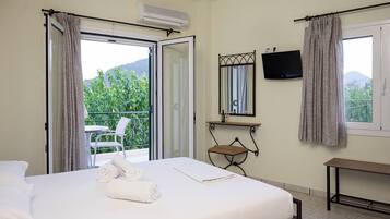 Standard Double Room, Balcony | In-room safe, blackout drapes, iron/ironing board, free WiFi