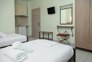 Standard Twin Room, Balcony | In-room safe, blackout drapes, iron/ironing board, free WiFi