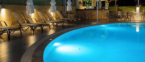 Alberca al aire libre por temporada