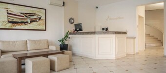 Konstantinos Hotel & Apartments 2