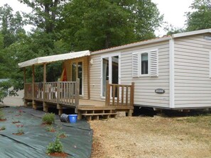 Exterior - 29m² Mobile Home with Terrace in Salles (Salles)