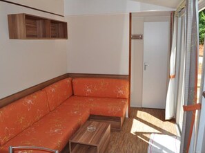 Living area - 29m² Mobile Home with Terrace in Salles (Salles)