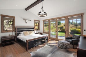 4 Schlafzimmer, Bügeleisen/Bügelbrett, kostenloses WLAN, Bettwäsche