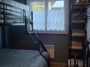 2 bedrooms