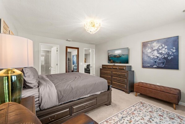 5 bedrooms, iron/ironing board, WiFi, bed sheets