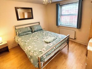 2 Schlafzimmer, Bügeleisen/Bügelbrett, kostenloses WLAN, Bettwäsche
