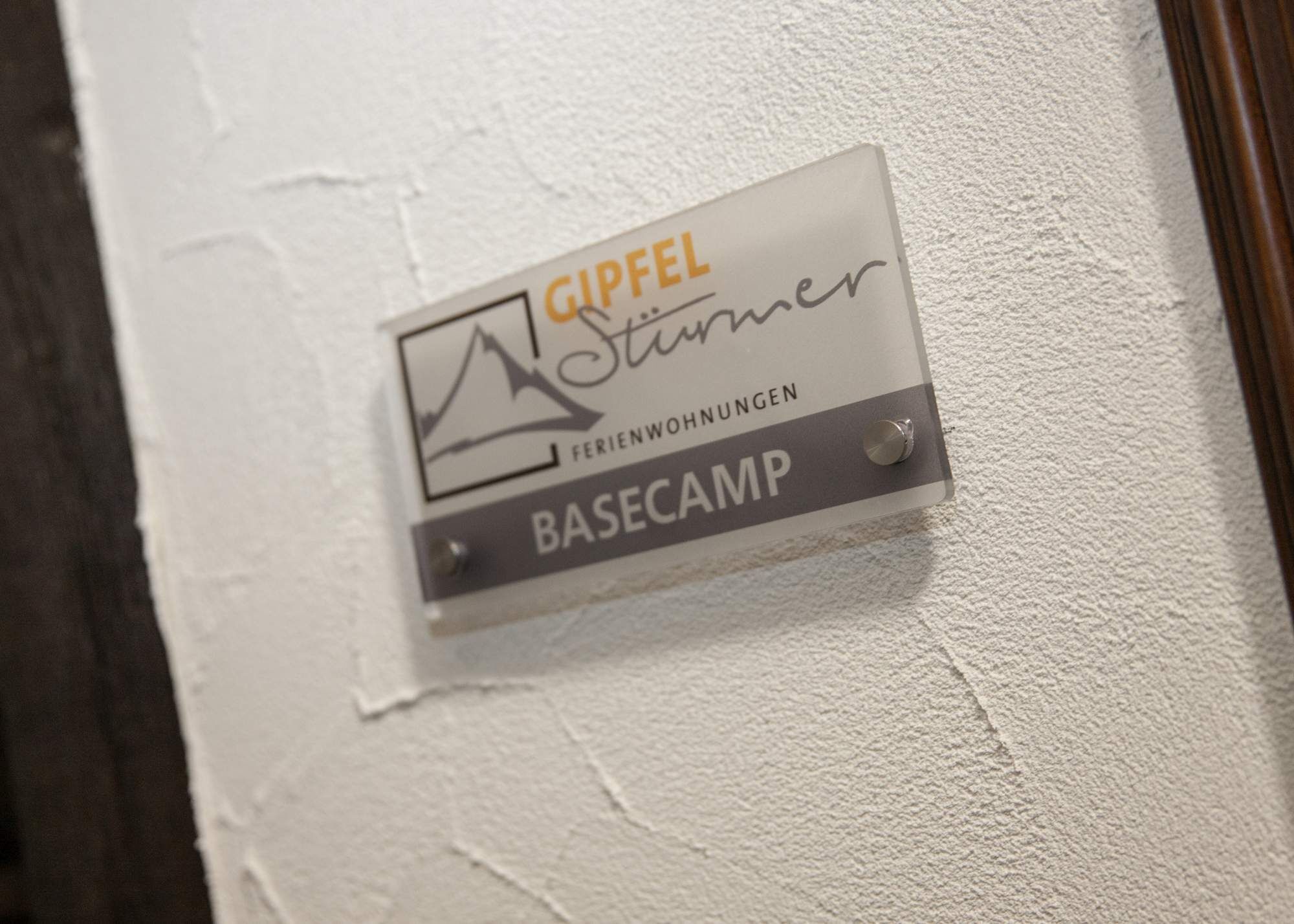 Segnaletica per GIPFEL Stimmer, che indica un campo base.