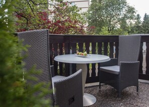 Basic Apartment | Terrace/patio