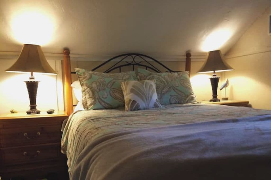 1 bedroom, desk, iron/ironing board, WiFi (free)