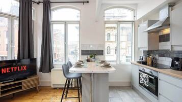 Fridge, microwave, oven, stovetop