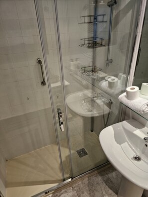 Apartment | Badezimmer