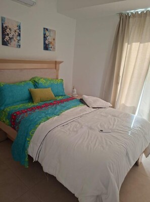 3 quartos, ferros/tábuas de passar roupa, Wi-Fi, roupa de cama