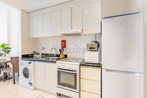 Fridge, microwave, oven, stovetop